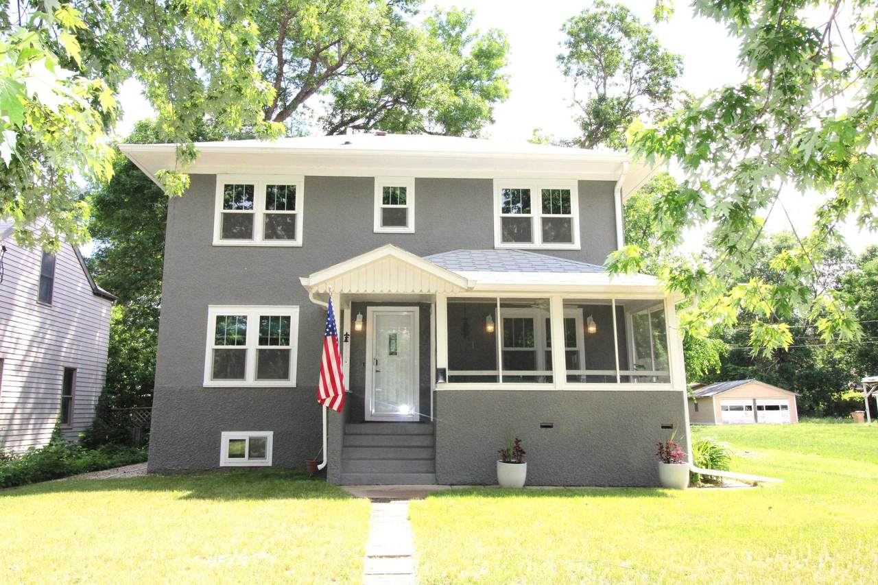 11 9th St - Photo 1