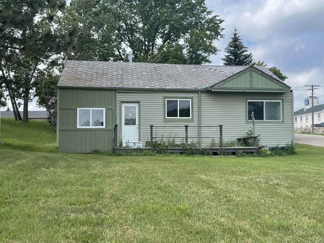 1200 Elm Ave - Photo 1