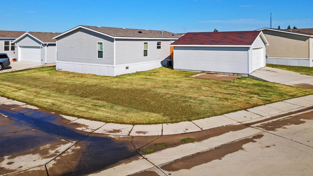 3908 Buttercup Ln - Photo 1