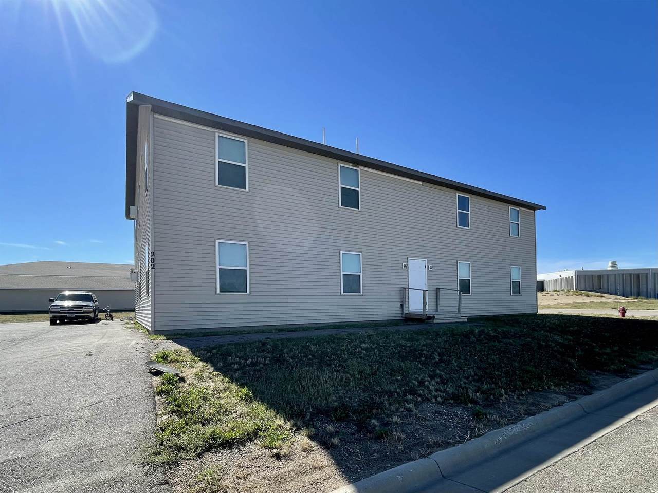 202 10th Ave - Photo 1