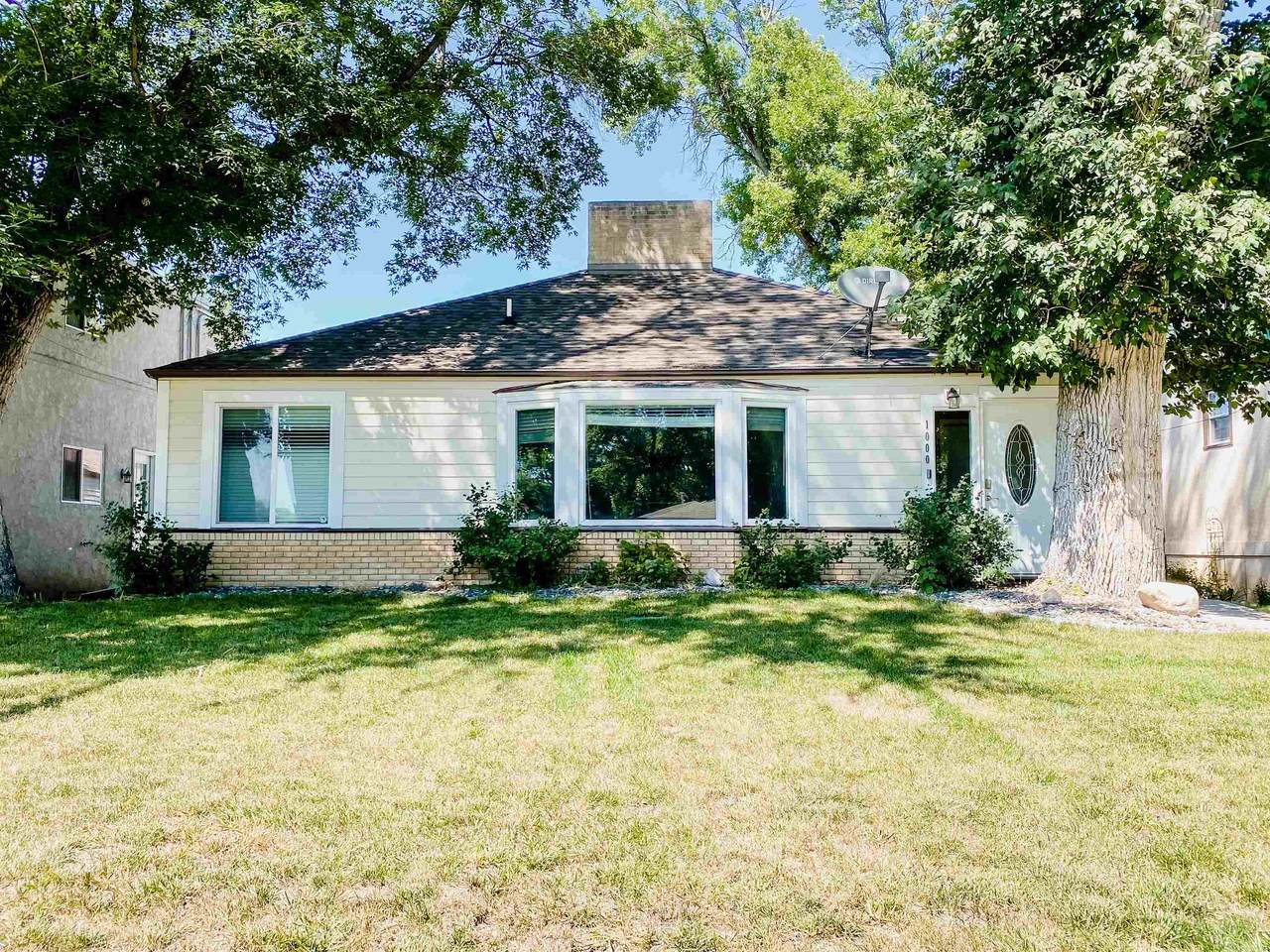 1000 4th Ave - Photo 1