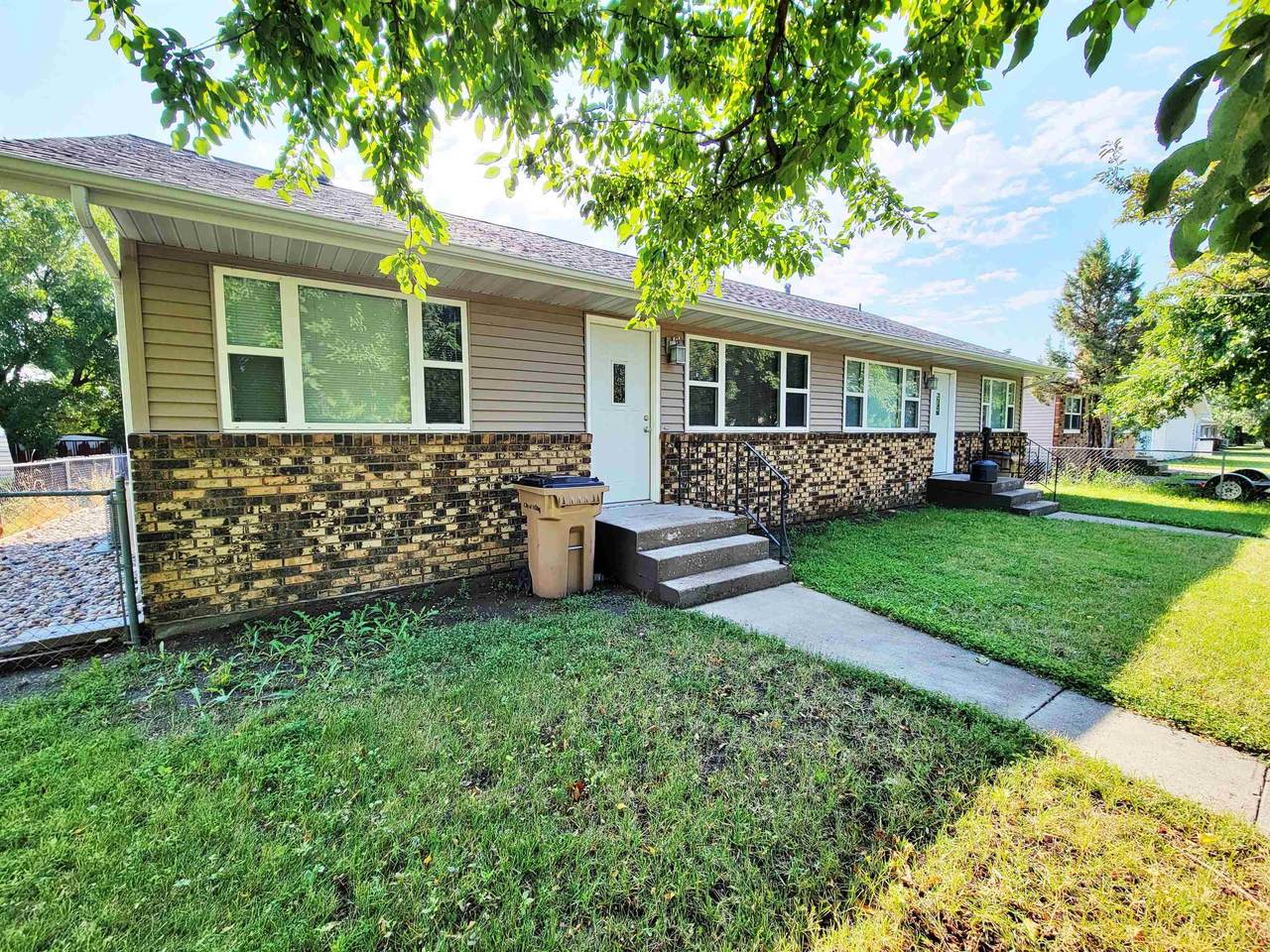 2042 & 2044 8TH ST - Photo 1