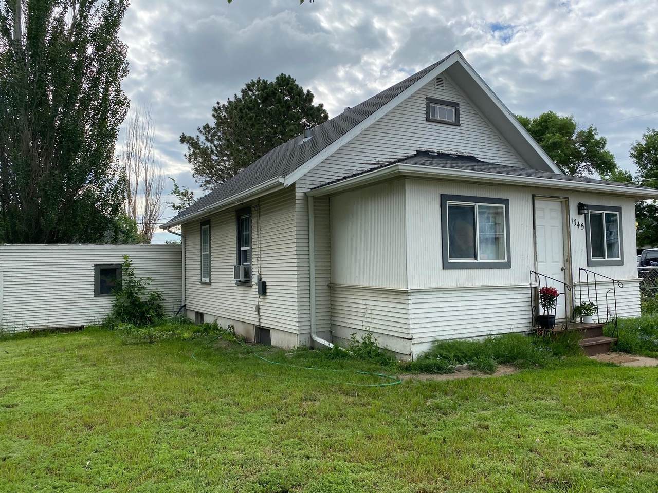 1345 Main St - Photo 1