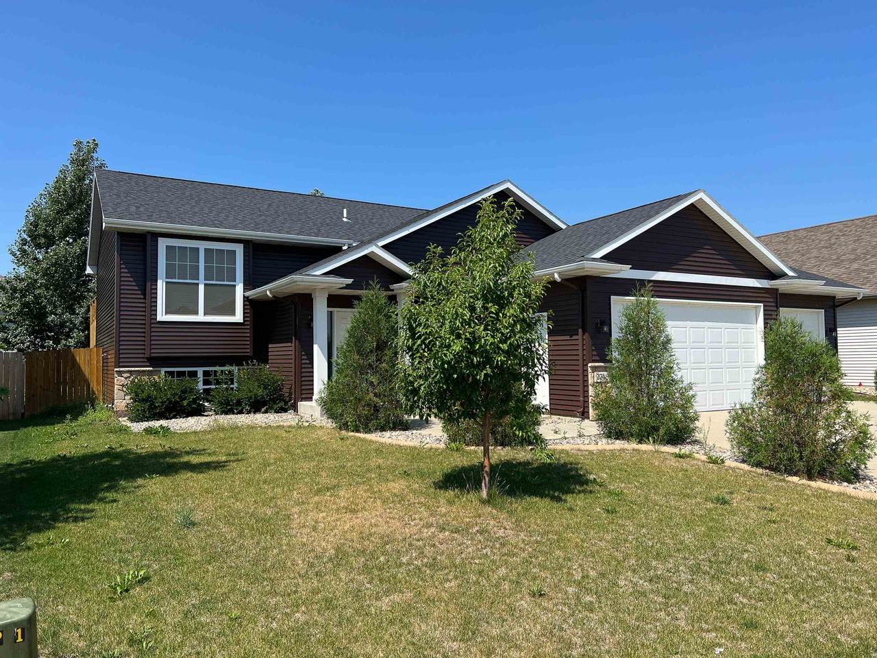 2748 Heritage Dr - Photo 1