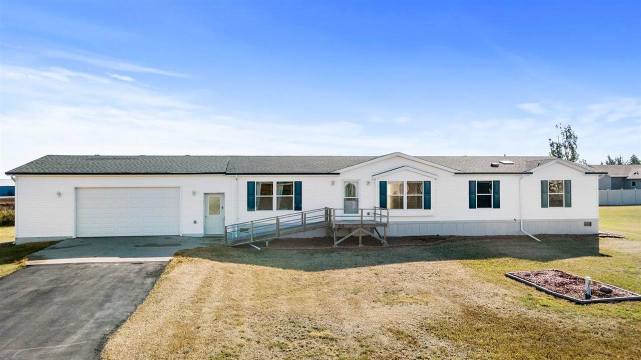 816 Tyler St - Photo 1