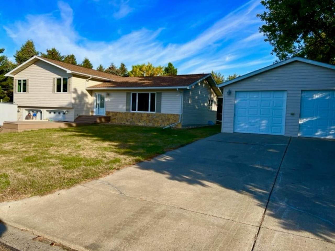 834 4th Ave - Photo 1