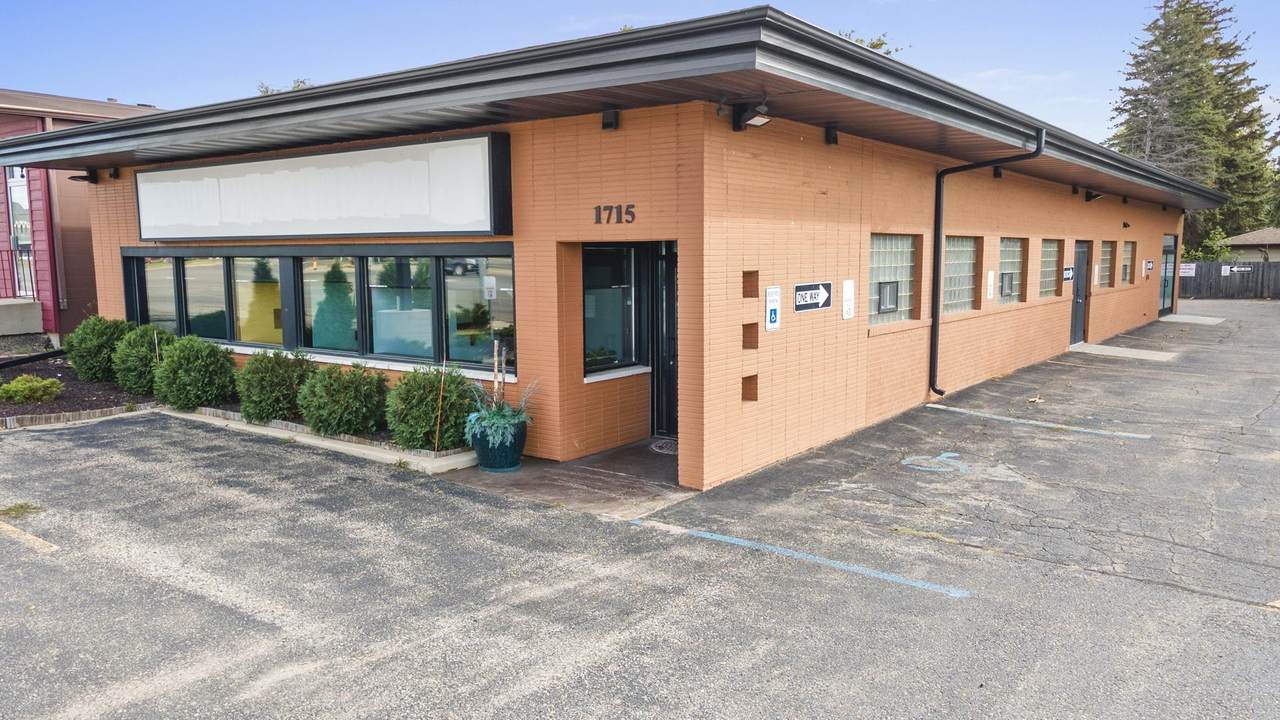 1715 Broadway - Photo 1