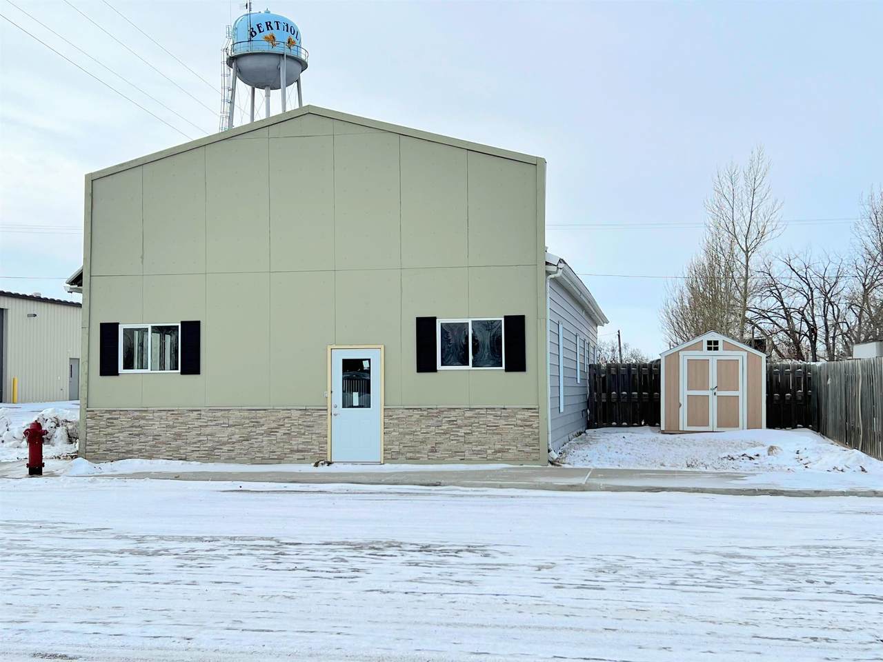 201 Main St - Photo 1