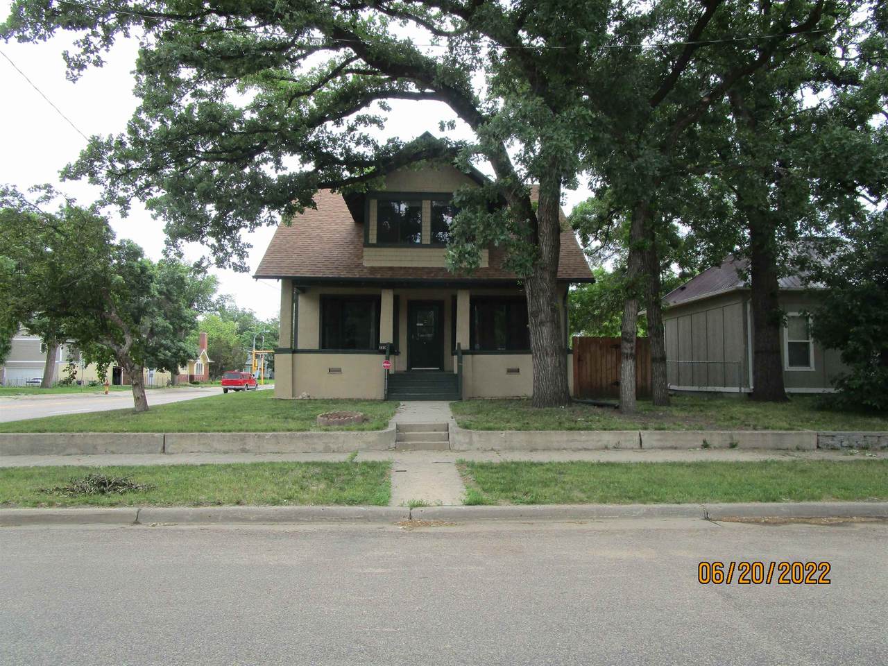 220 7TH ST NW - Photo 1
