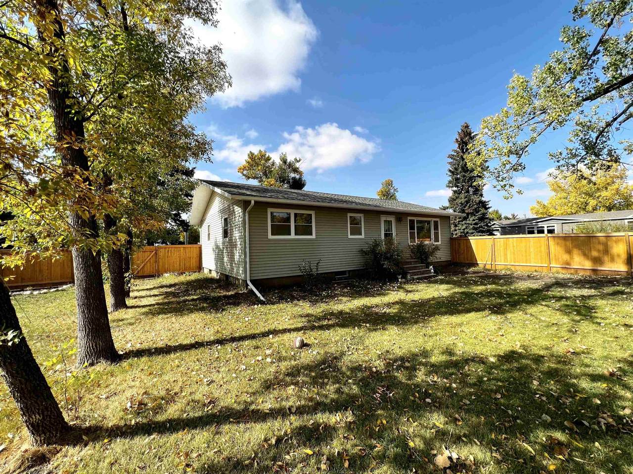 701 Berthold St - Photo 1