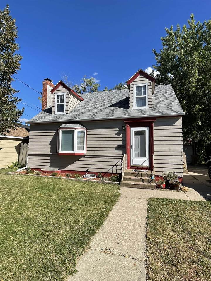 804 15th St - Photo 1