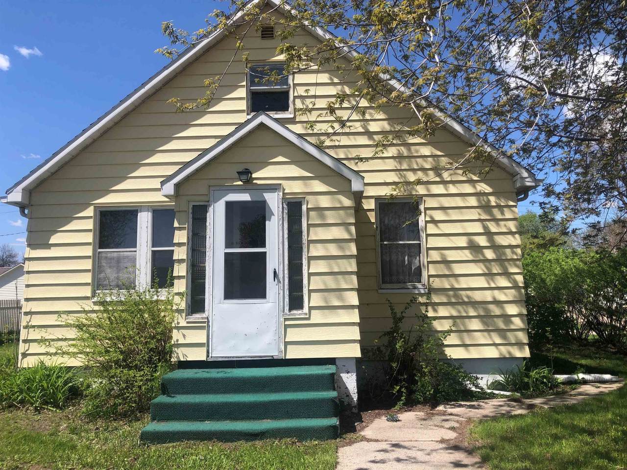 295 2nd St - Photo 1