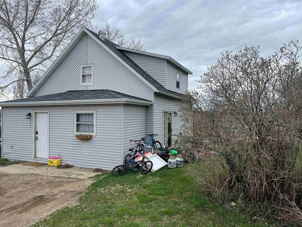 502 2nd Ave - Photo 1