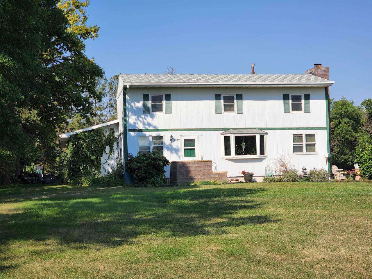8010 93rd St - Photo 1
