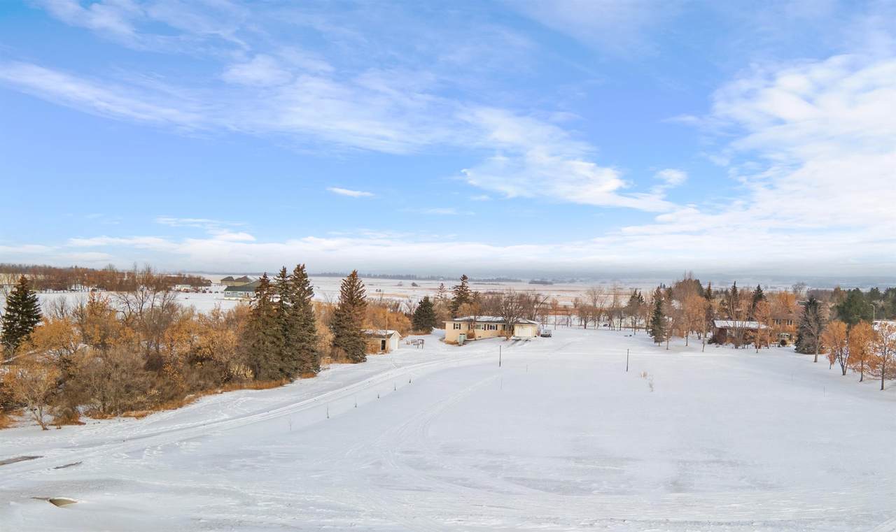 1119 Hwy 5 - Photo 1