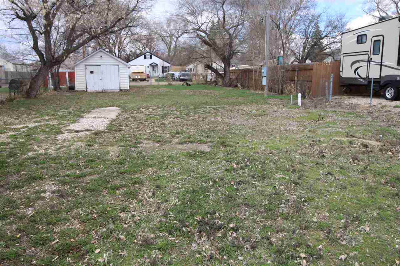 425 17th St - Photo 1