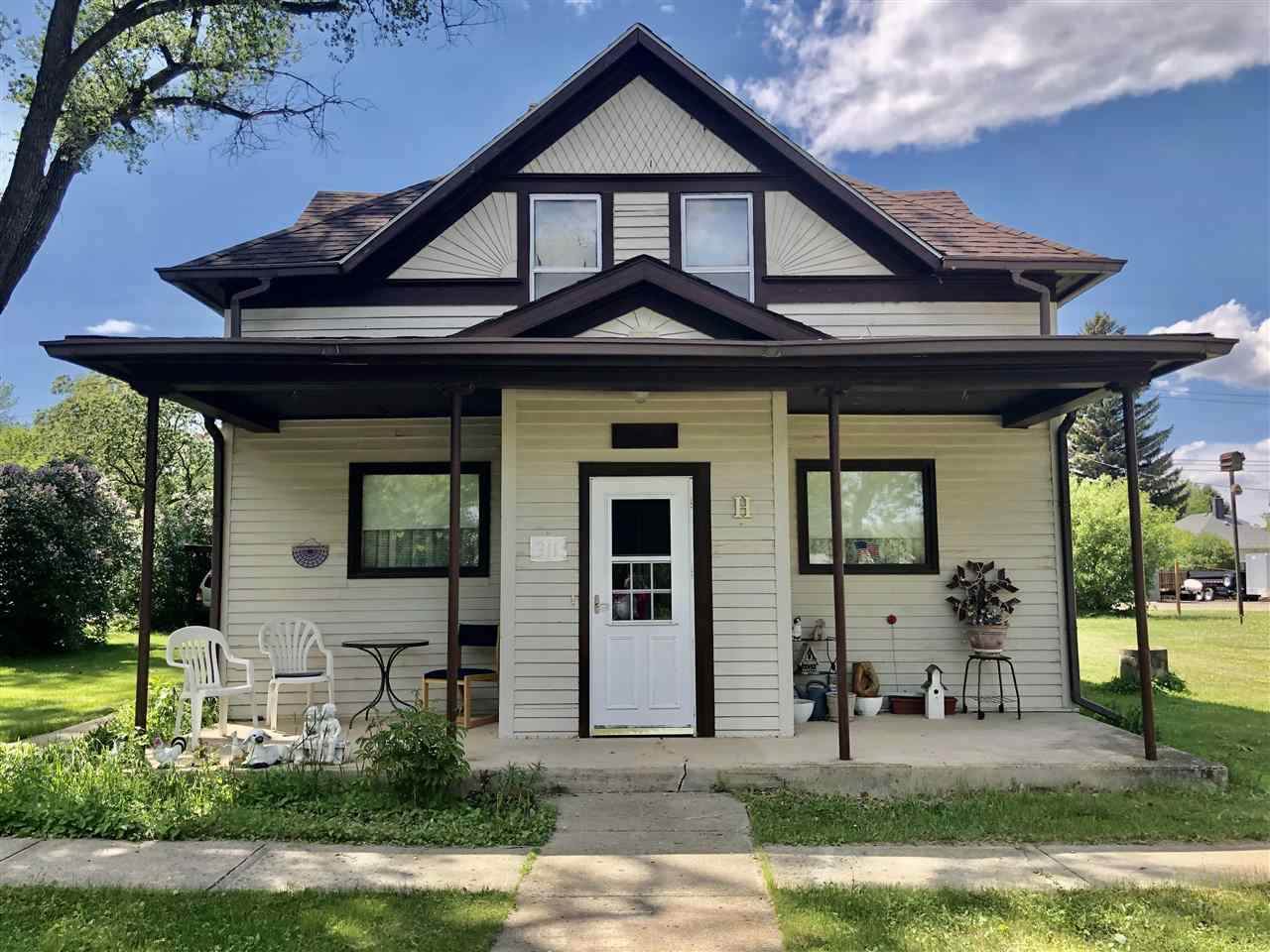 311 2nd St - Photo 1