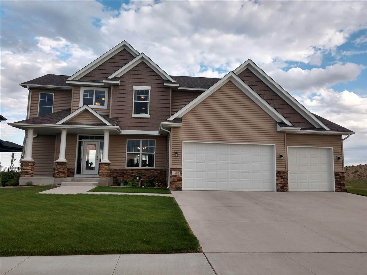 1804 Valley Bluffs Dr - Photo 1