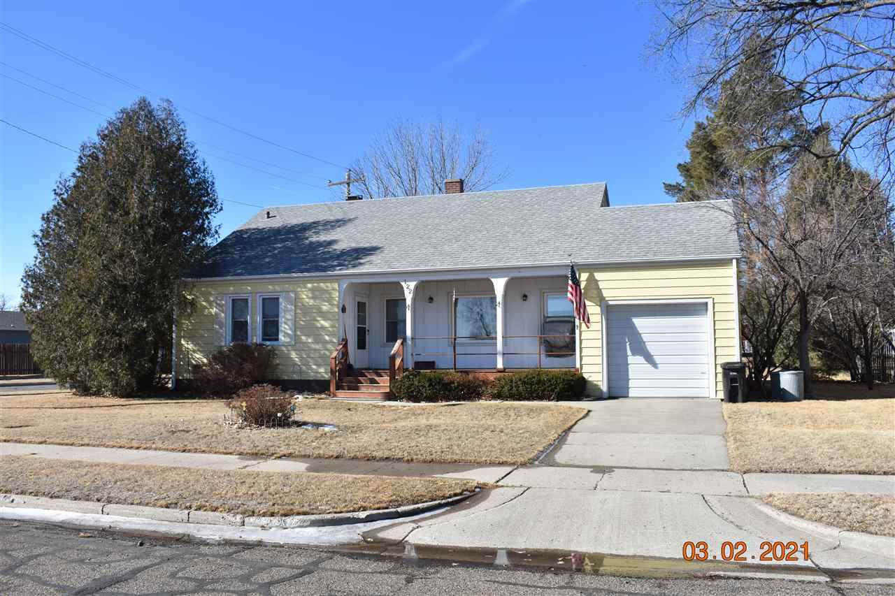 122 3rd St - Photo 1