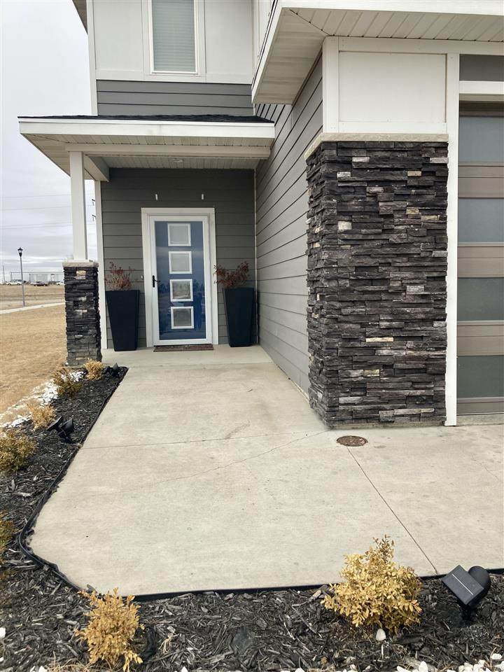 2401 Landmark Dr - Photo 1