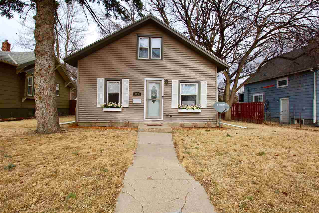 906 2nd Ave - Photo 1