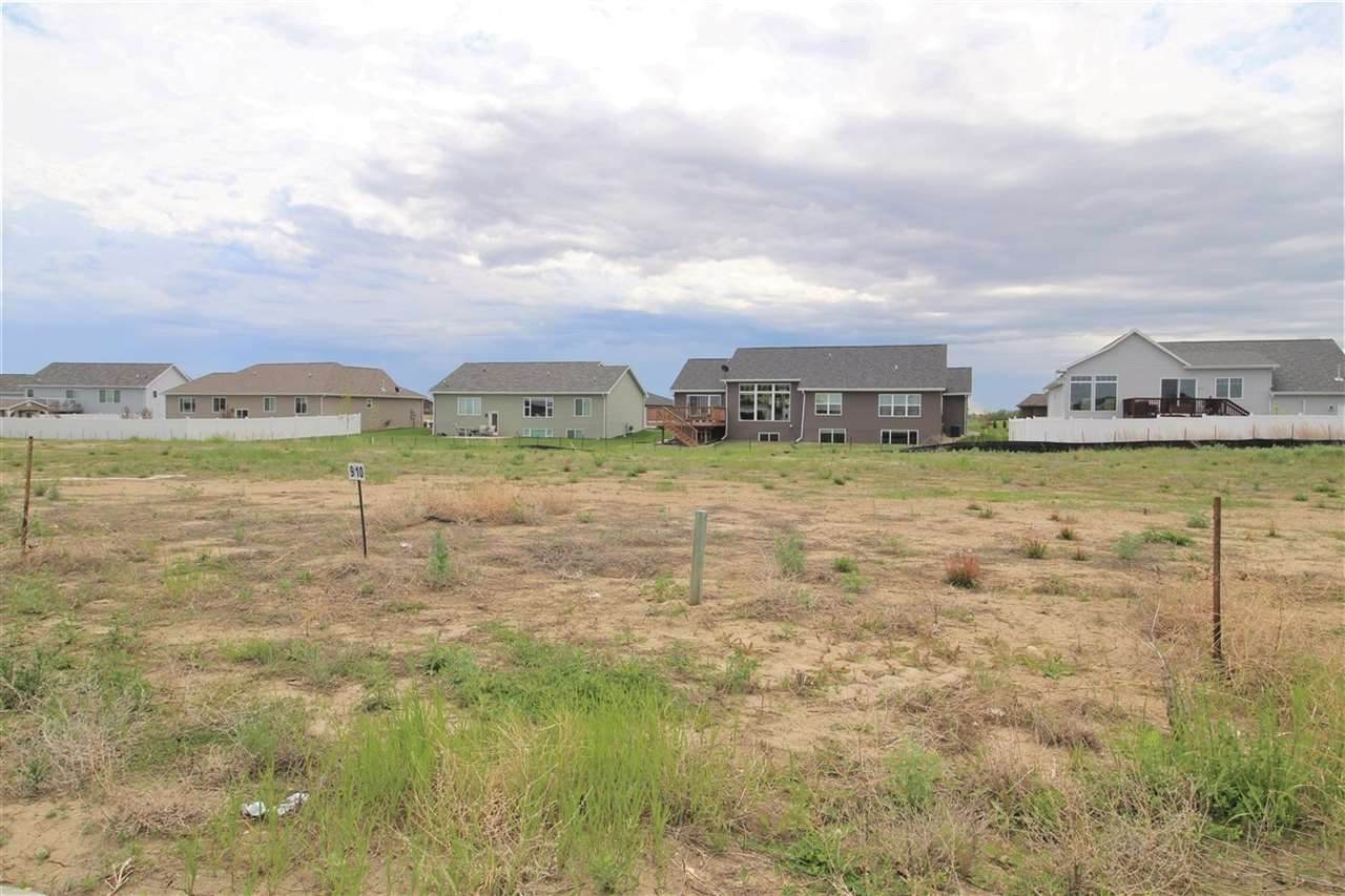 1712 Woodlands Way - Photo 1