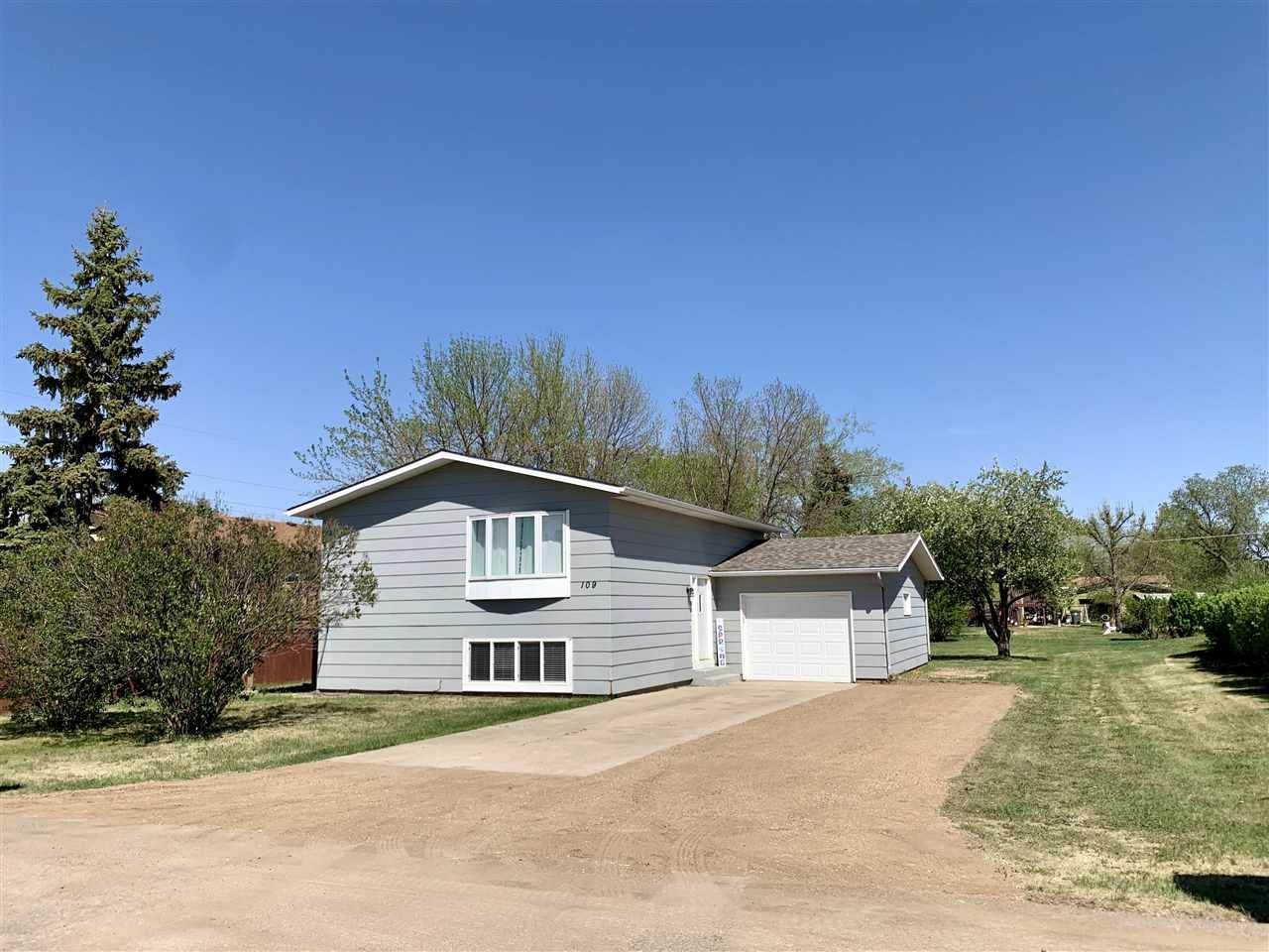 109 2ND AVE - Photo 1
