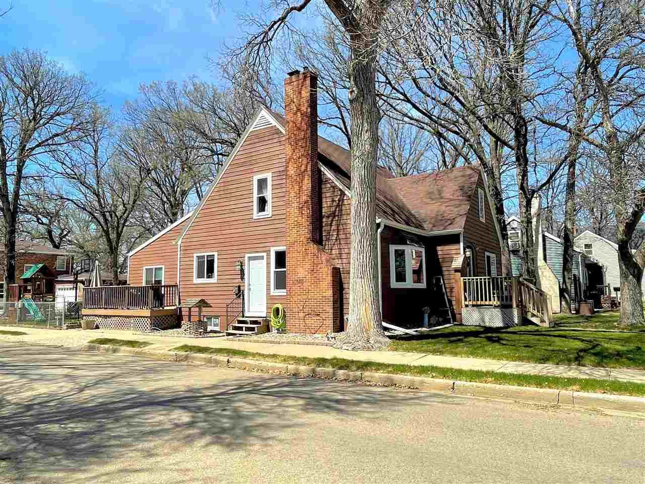 501 8TH ST - Photo 1