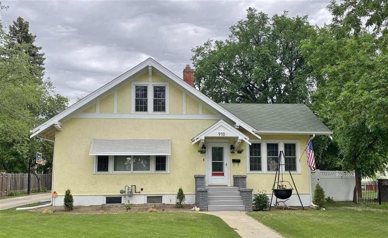 910 University Ave - Photo 1