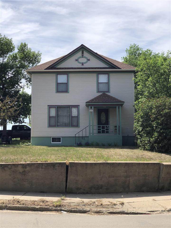 624 Main St - Photo 1