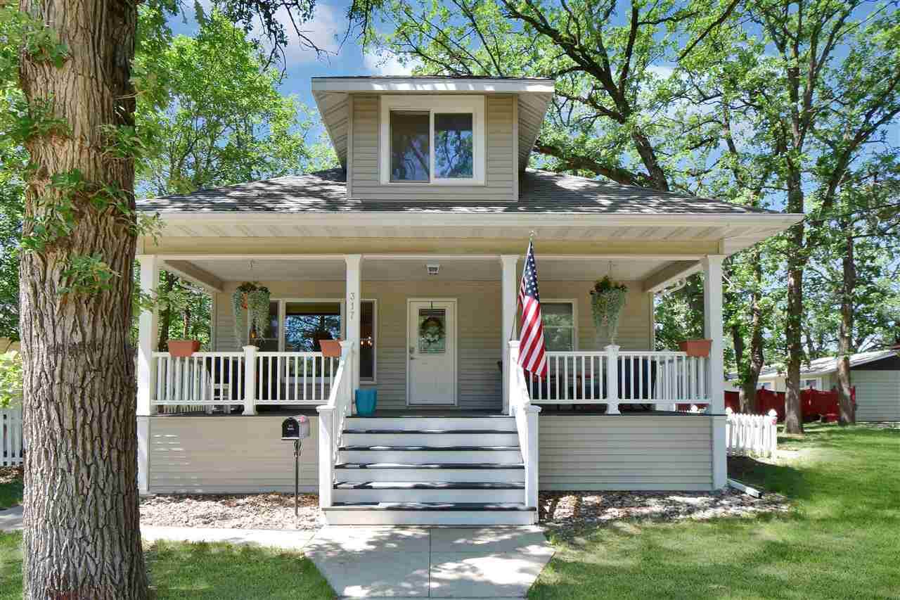 317 5th St - Photo 1