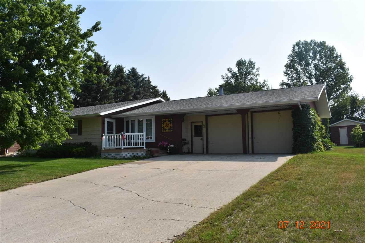 728 Washington Dr - Photo 1