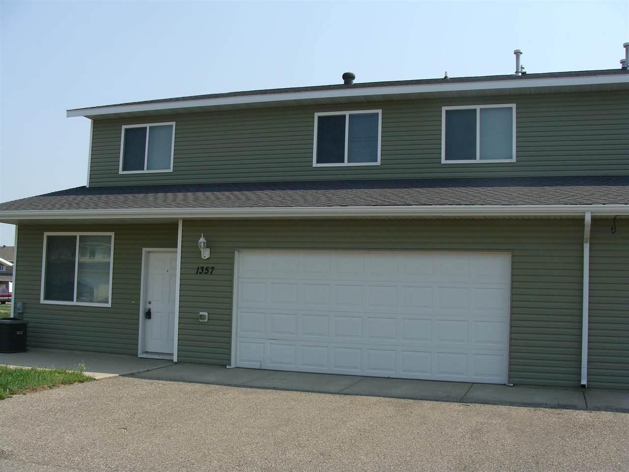 1357 34 Ave - Photo 1