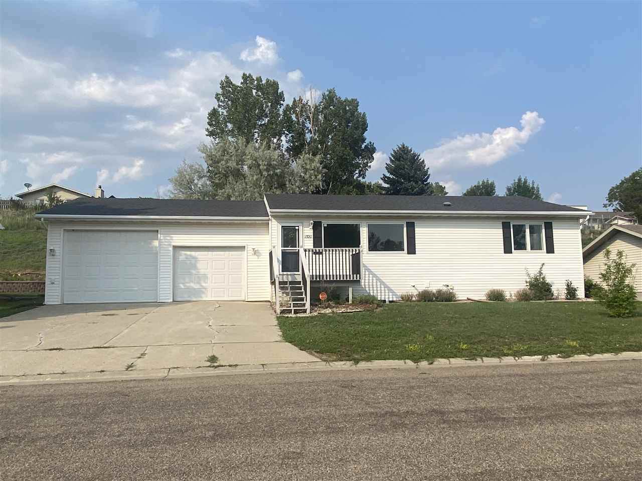 1320 Golden Valley Ln - Photo 1