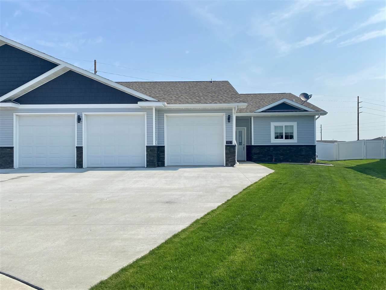 3513 Waggle Way - Photo 1