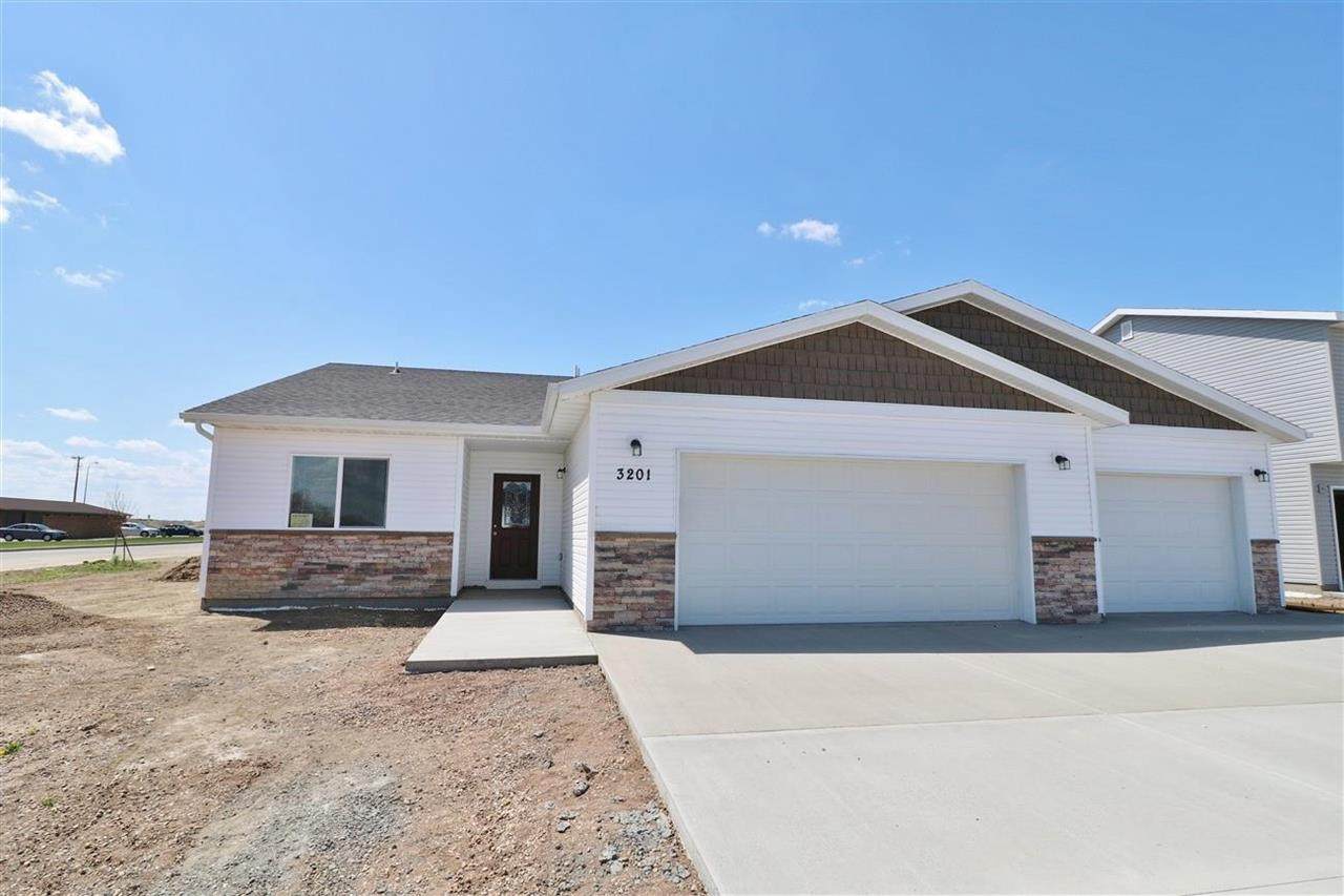 46 Cambridge Cove - Photo 1