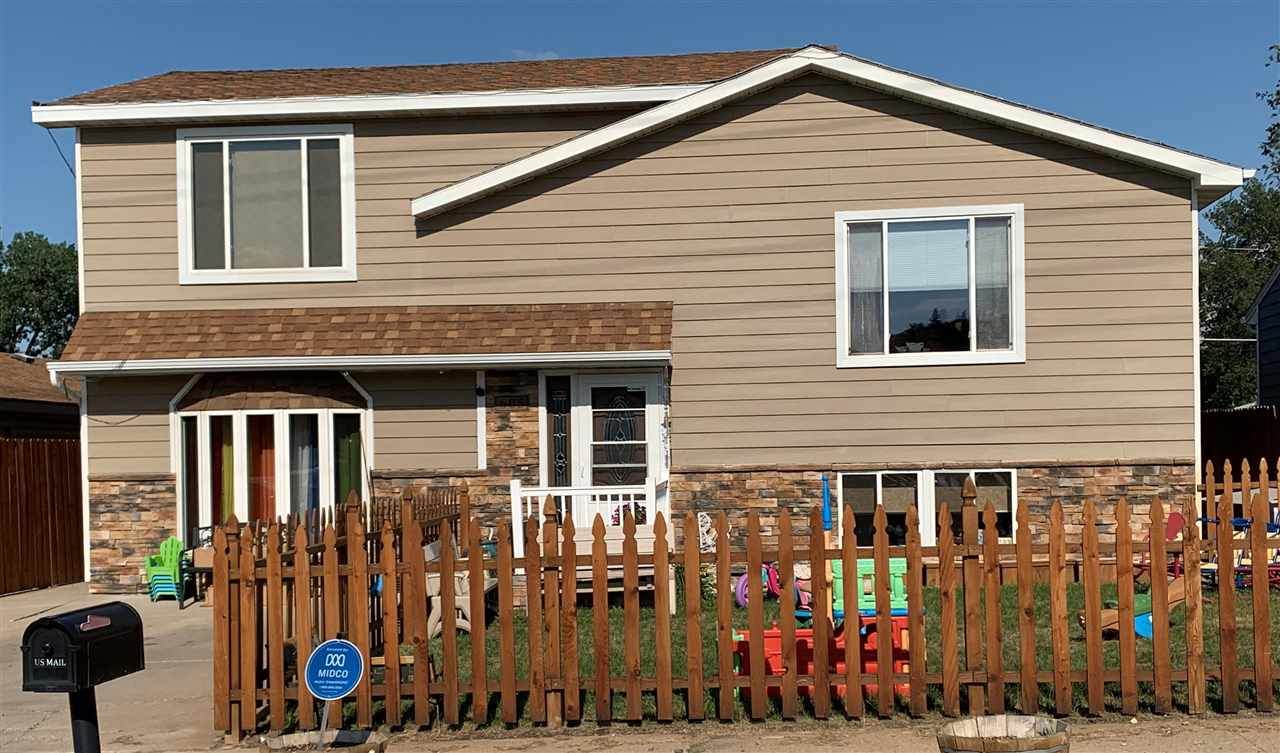 605 13th St - Photo 1