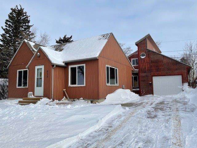 835 6th St - Photo 1