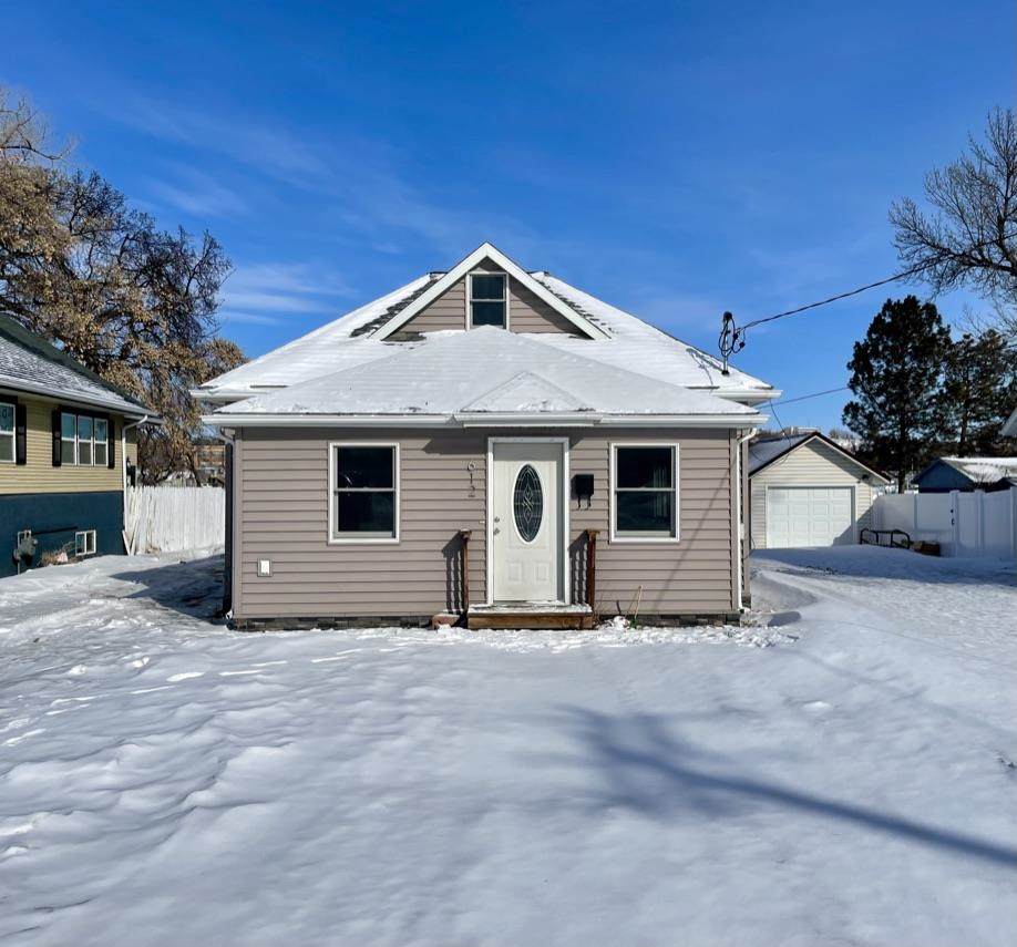 612 5th Ave - Photo 1