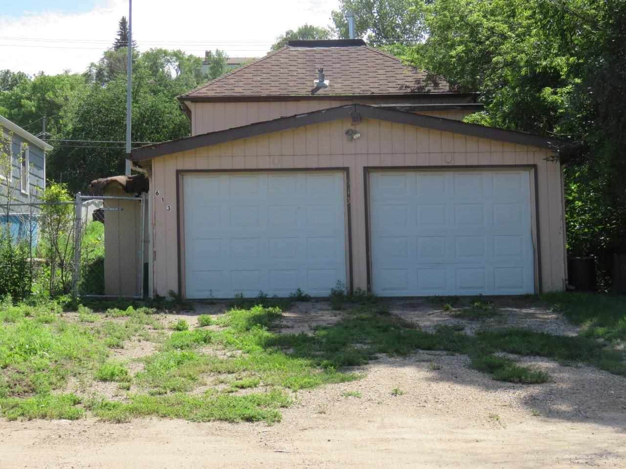 613 Valley St - Photo 1