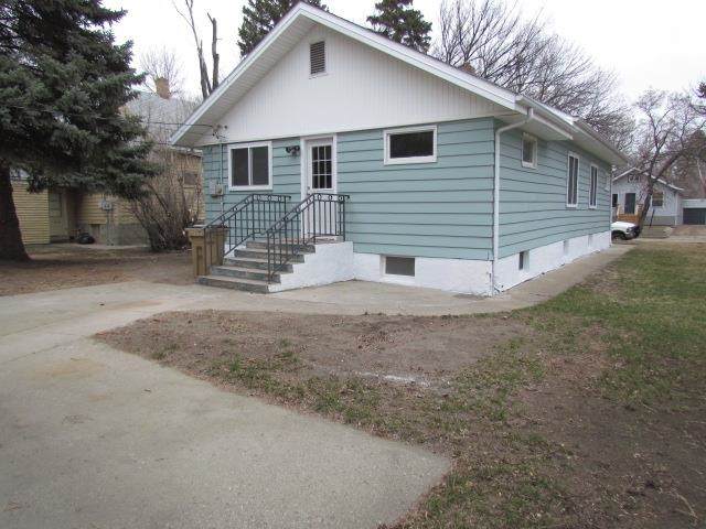 723 5th St - Photo 1