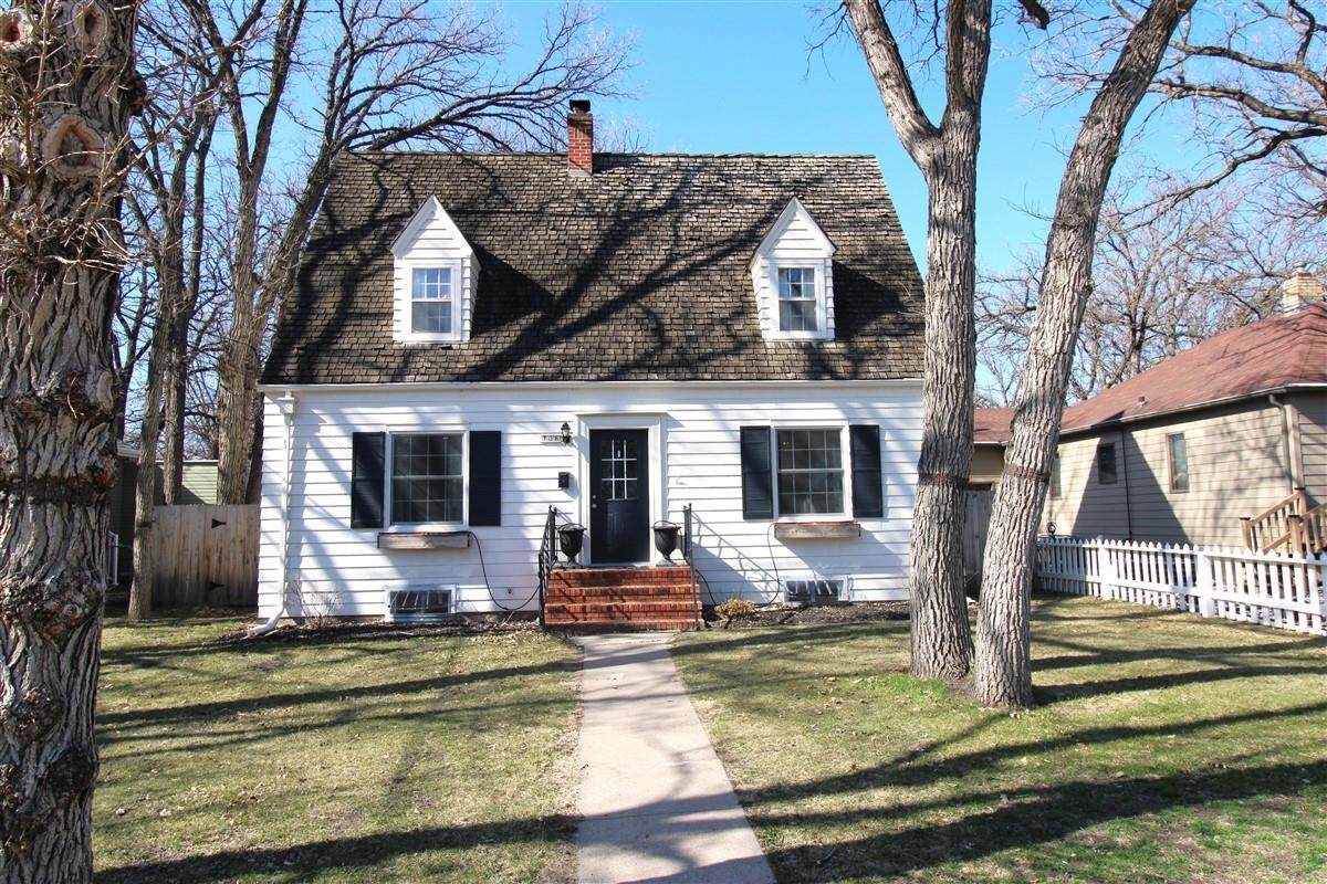 708 4th Ave. - Photo 1
