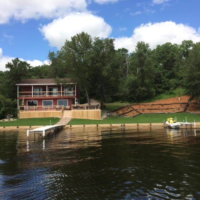 372 Eastshore Park - Photo 1