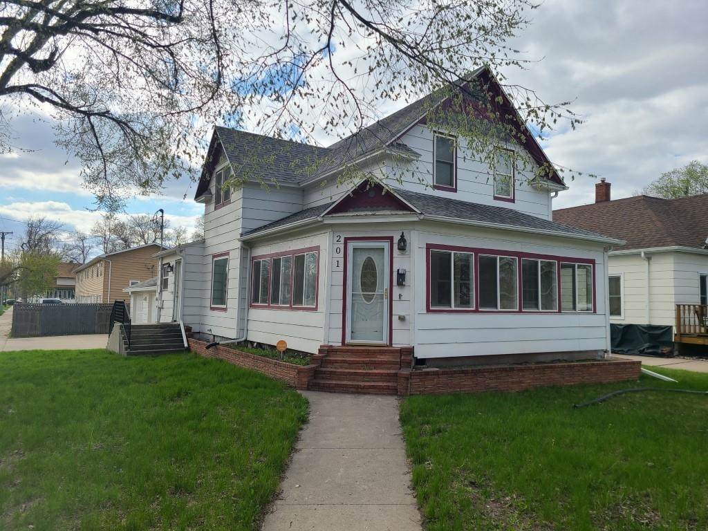 201 5th St - Photo 1