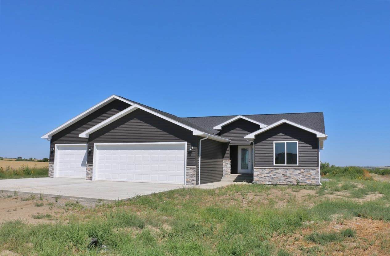 3921 Grayson Dr - Photo 1