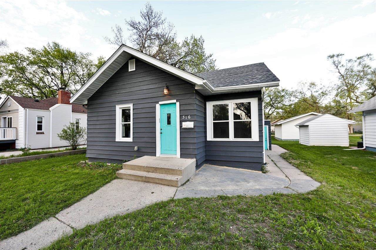 316 7th St. - Photo 1