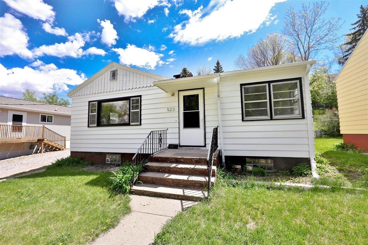 523 5TH ST - Photo 1