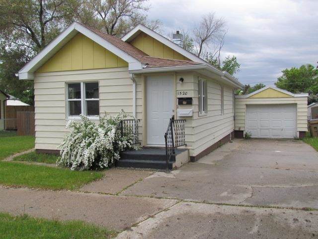 1520 Main St - Photo 1