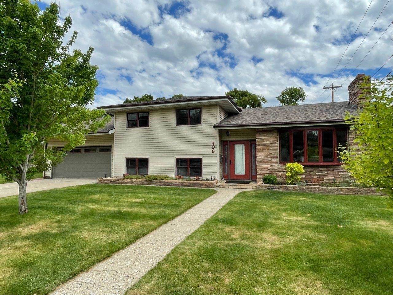 406 11th St - Photo 1