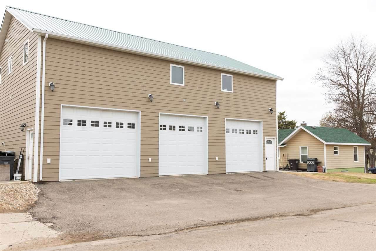 403 3RD ST - Photo 1